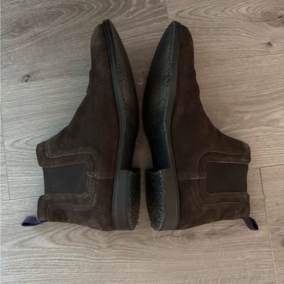 Ben Sherman Monroe Chelsea Boots in Brown Suede main image 12